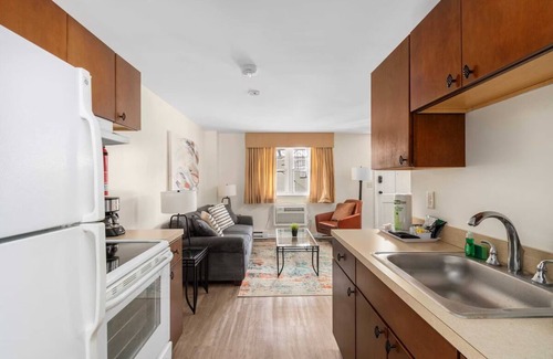 Beverly Hotel | 2 Double Rooms | The Beverly Hotel | w/Kitchen & Close to Dane Street Beach