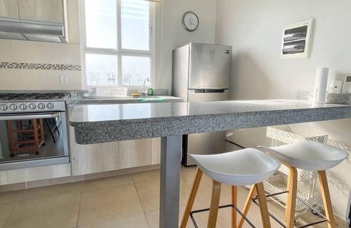 Cancun Condo | 2 drrms, Pool, WiFi, A/C