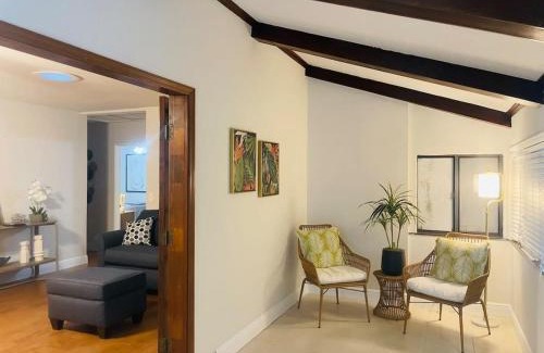 Palm Lee Park House | 2 Edison bungalows