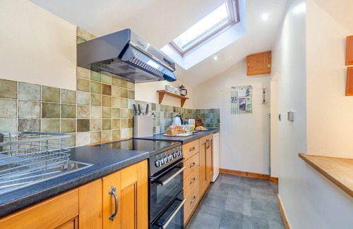 Penrhyndeudraeth House | 2 Efail Wen - Two Bedroom House, Sleeps 4