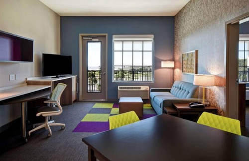 Jekyll Island Hotel | 2 Family-Friendly Units w/FREE Breakfast! Close to Jekyll Island State Park