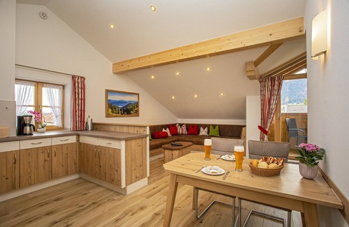 Bernau am Chiemsee Apartment | (2) Ferienwohnung für 1-4 Personen (73 qm, 2.OG)