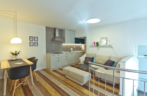 Ljubljana City Centre Apartment | 2 floor apartment, Old Town, cheap & easy park, pets welcome