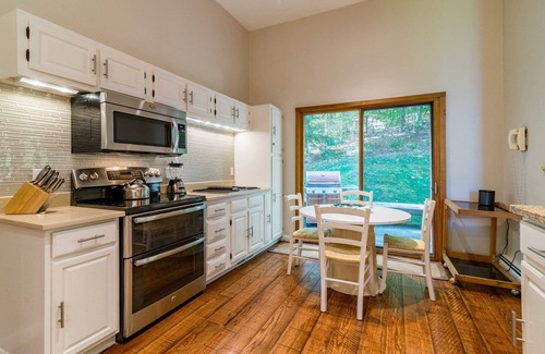 Stratton Mountain House | 2 Free Nights,Hot Tub,Sauna,Stratton Shuttle,