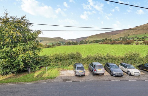 Peak District National Park Cottage | 2 bedroom accommodation in Edale, near Castleton