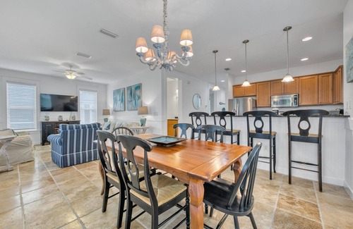 Laurel Grove House | 2 Golf Carts☀️ *Heated Pool | Hot Tub | Gym | Golf Course | Sandestin☀️