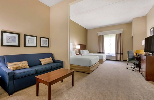 Florida Center Hotel | 2 Great Units, FREE Parking, Short Drive to Universal Resorts & I-Drive NASCAR!