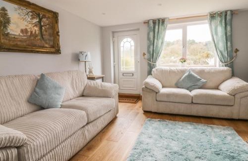 Martlesham Heath House | 2 Hillside Cottages