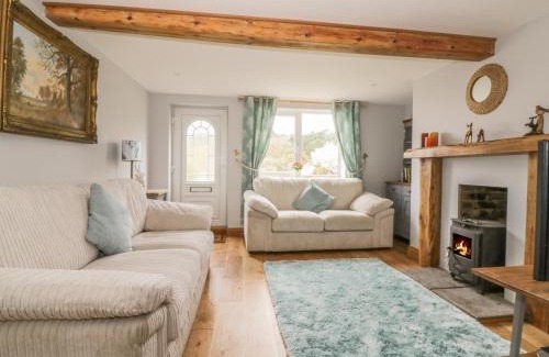 Martlesham Heath House | 2 Hillside Cottages