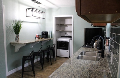 Nassau Bay House | 2 Homes*Kemah*NASA* 2 Hot Tubs*Arcade Games