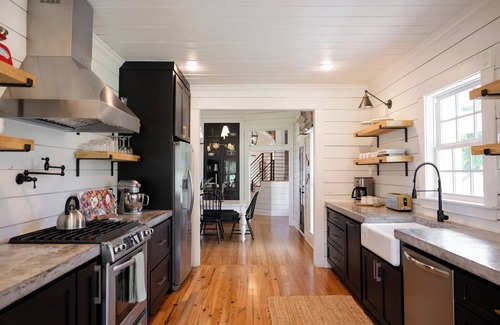 McGregor House | 2 Homes On 1 Lot Sleeps 14/McGregor Retreat