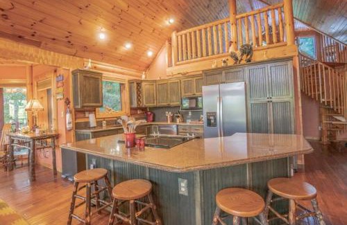 Dandridge Apartment | 2 HOMES on Douglas Lake - Smoke Rise Lodge & Barn
