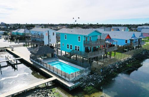 Flour Bluff House | 2 Homes Sleeps 16 Shared PoolBoat Dock Laguna Village Serenity by AvantStay