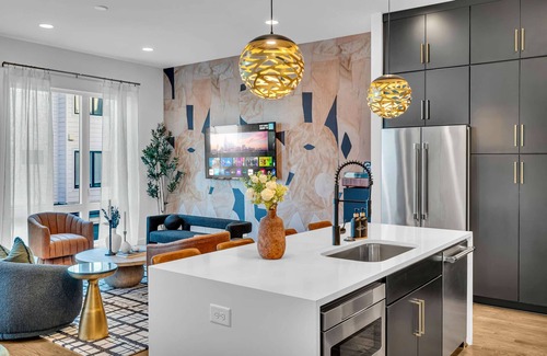 Katie Hill Neighborhood House | 2 Hot Tubs Karaoke Game Room Downtown Nashville