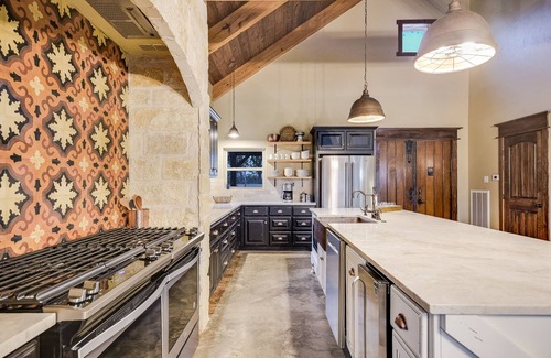 Blanco House | 2 Houses - 6 Acres, Riverfront, Pool, Hot Tub, BEAUTIFUL VALLEY