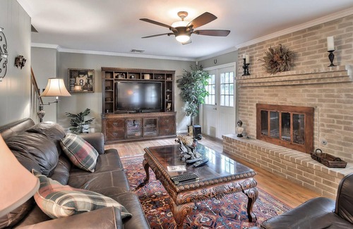 North San Antonio - SAT House | 2 houses great for the whole family! Sleeps up to 19