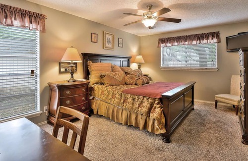 North San Antonio - SAT House | 2 houses great for the whole family! Sleeps up to 19