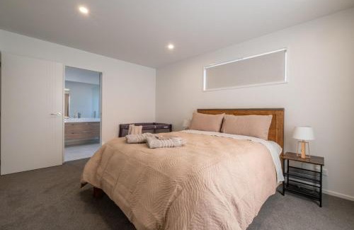 Prebbleton House | 2 Houses side by side with Games Rooms Walking distance to shops and restaurants