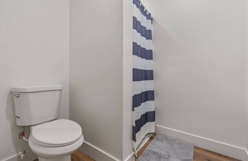 St. Charles Cabin | #2 Jeep Cabin! Newly Remodeled! AC! Sleeps 4!