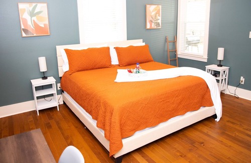 Downtown Little Rock House | 2 King, 4 Queen, Family Trip/Kids Friendly & Safe