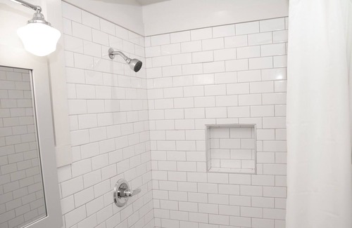 Downtown Little Rock House | 2 King, 4 Queen, Family Trip/Kids Friendly & Safe