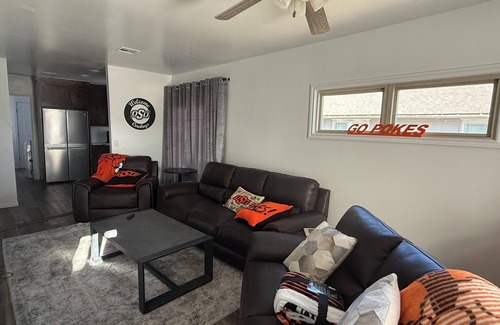Stillwater House | 2 King Bed OSU Rental House