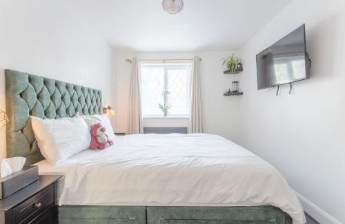 Rotherhithe Apartment | 2 KING Beds Modern Refurb Flat - 10 min 2 London Bridge - Sleeps 6