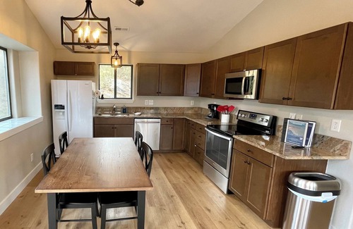 Bailey Cabin | 2 King Beds, Peaceful Family Cabin