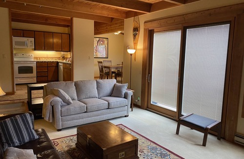 Keystone House | 2 king beds & private baths, queen sleeper. nFree shuttle just minutes to slopes