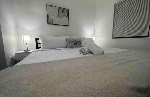 Rotterdam Apartment | 2 KING Beds WD Parking Stylish GREAT VALUE
