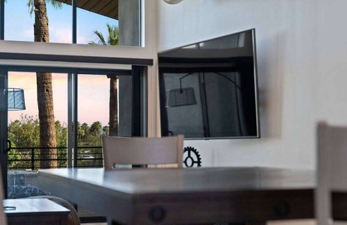 Roosevelt House | 2 King Lux Beds | PET Friendly | City Skyline View