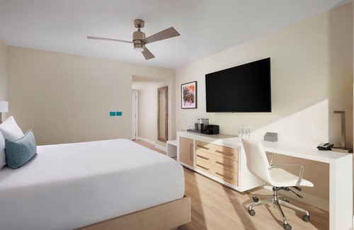 Charlotte Harbor Hotel | 2 King Studio Near Fishermen’s Village – Great for Exploring the Coast