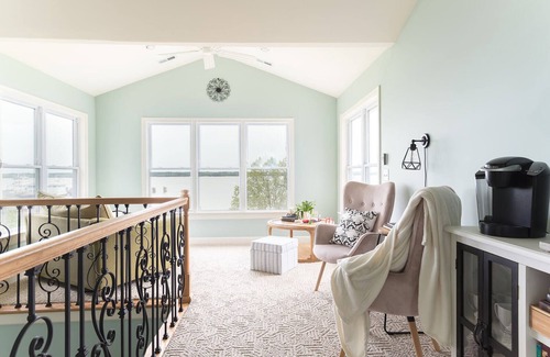 Surry House | 2 King Suites, kids room near Williamsburg