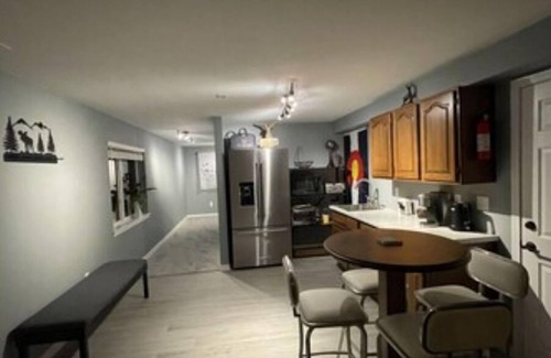 Gleneagle House | 2 KING Tmprpedc Beds 2.6mi to USAFA @ Northgate Gleneagle/36" drs/PRIVATE Entry