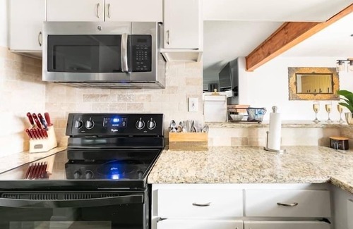 Bouvet Island House | 2 Kings Beds-4 Bedrooms in Newly Renovated Home