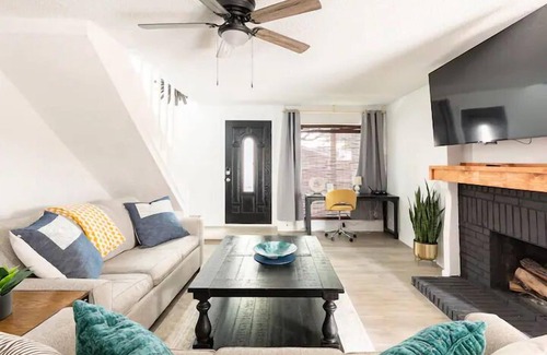 Bouvet Island House | 2 Kings Beds-4 Bedrooms in Newly Renovated Home