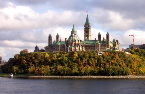 Hull Apartment | 2 km from the Parliament of Ottawa! Spacious 3 bedroom apartment