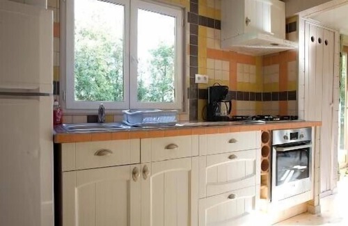 Touques House | 2 kms from the beach of Deauville, pretty chalet located in an independent park