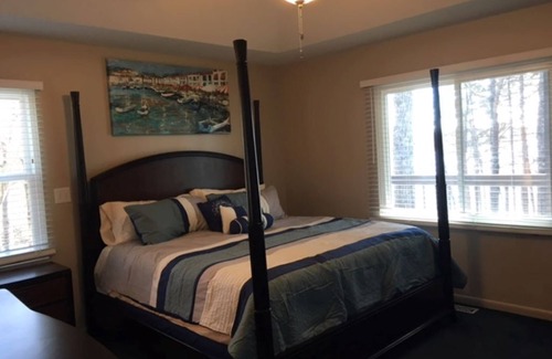 Fair Play House | 2 Lake Houses w/2 Private Docks on a Peninsula & 30 minutes to Clemson!
