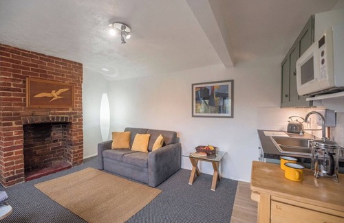 Knodishall Apartment | 2 Lion Cottages, Knodishall