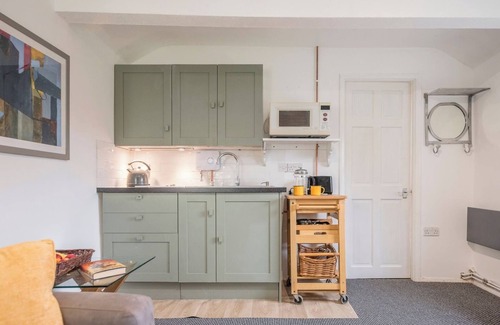 Knodishall Apartment | 2 Lion Cottages, Knodishall