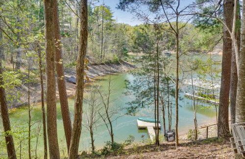 Unaka House | 2 Living Areas and Fireplace! Family Murphy Retreat