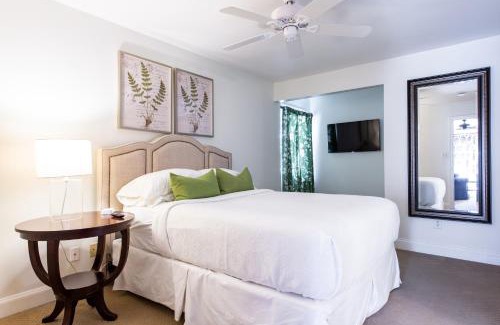 Beechwood Village House | 2 Living Rooms Close 2 Shopping & Restaurants