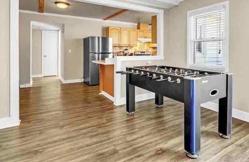Greensboro House | 2 Living Rooms+ K be +, Secret Room, central local