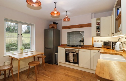 Moreton House | 2 LOXTER VILLAS, pet friendly, character holiday cottage in Ledbury