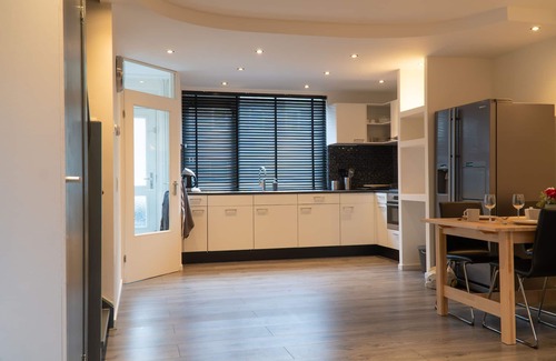 Ijsselmonde House | 2 Luxury 4 bedroom near feyenoord/Ahoy Rotterdam