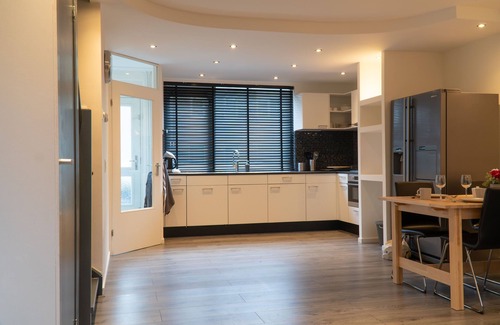 Ijsselmonde House | 2 Luxury 4 bedroom near feyenoord/Ahoy Rotterdam