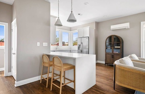 Cannonborough Elliotborough Villa | 2 Luxury Houses w/Patios | 1 Block from King St