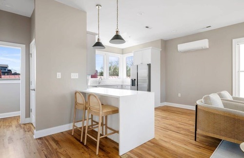 Cannonborough Elliotborough Villa | 2 Luxury Houses w/Patios | 1 Block from King St