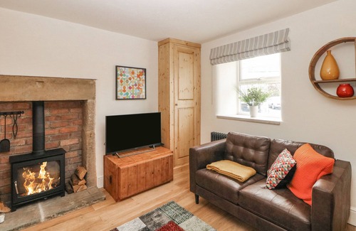 Tideswell Cottage | 2 MARKET SQUARE, character holiday cottage in Tideswell